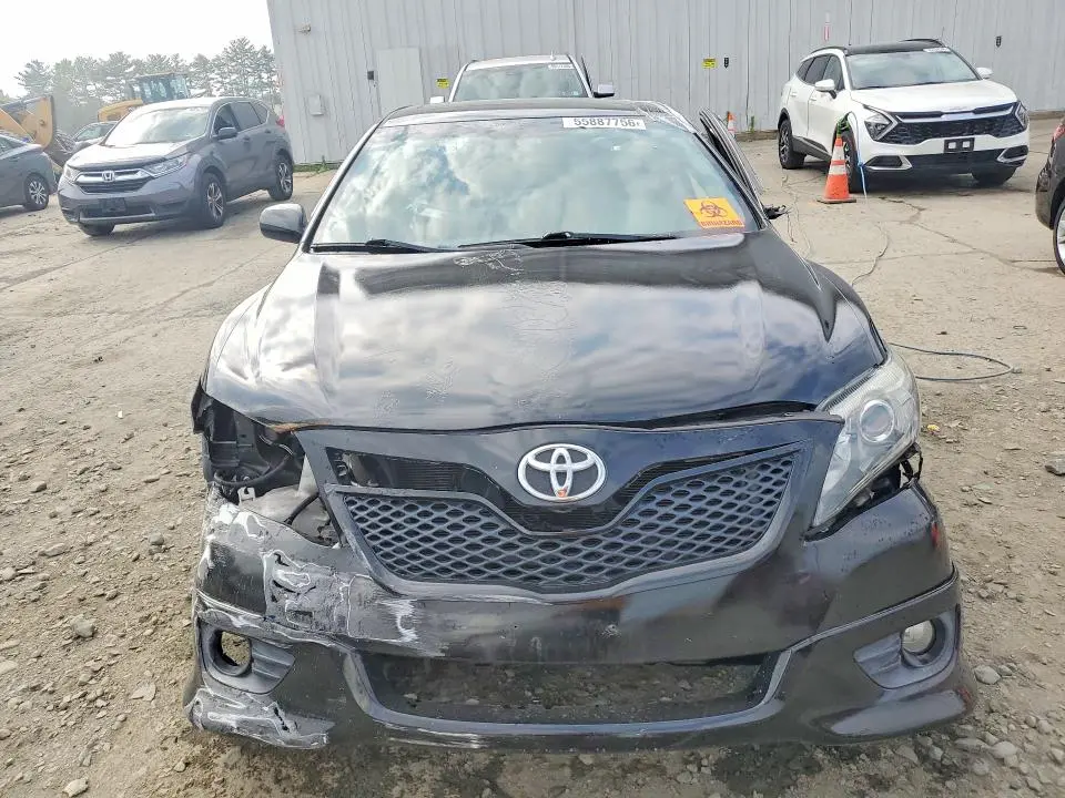 2011 TOYOTA CAMRY SE V6  