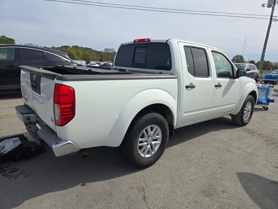 2016 NISSAN FRONTIER SV  