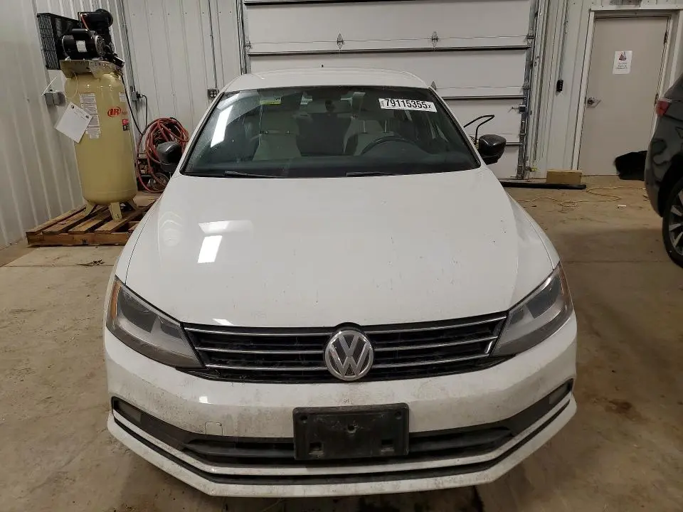 2016 VOLKSWAGEN JETTA SPORT  