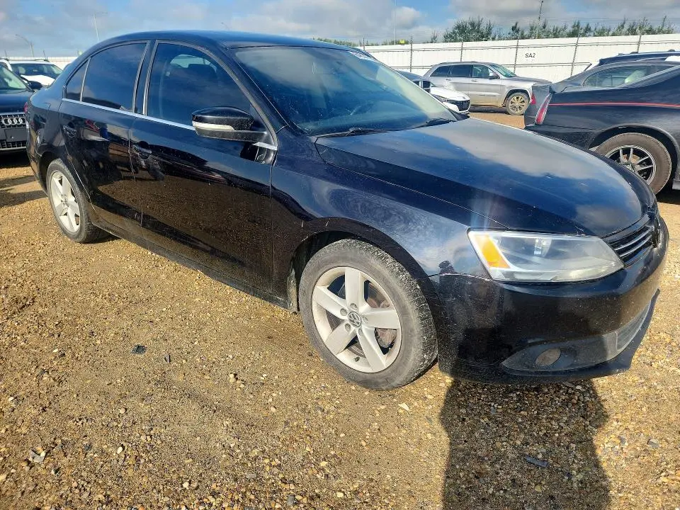 2013 VOLKSWAGEN JETTA   