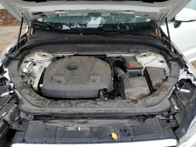 2020 VOLVO XC60 T5 MOMENTUM  