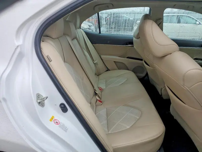 2018 TOYOTA CAMRY XLE  