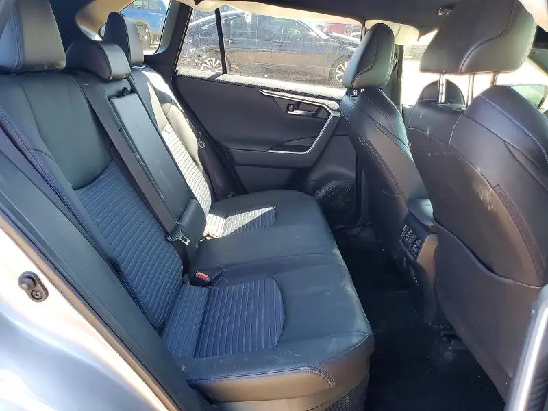 2022 TOYOTA RAV4 XSE  