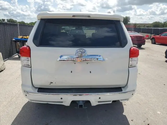 2011 TOYOTA 4RUNNER SR5  