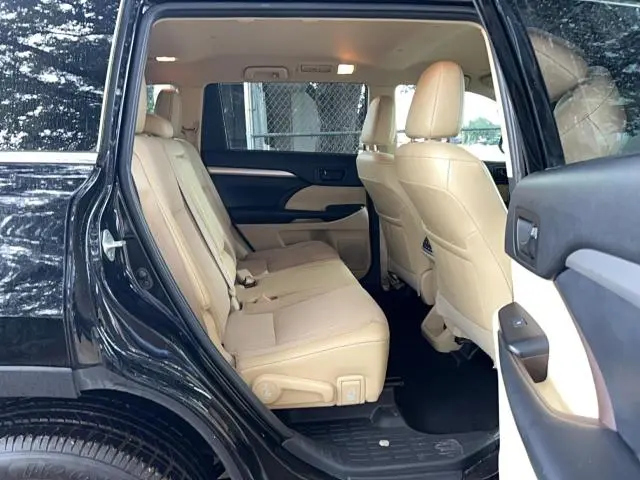 2019 TOYOTA HIGHLANDER LE PLUS  