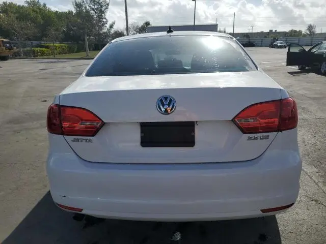 2011 VOLKSWAGEN JETTA SE  