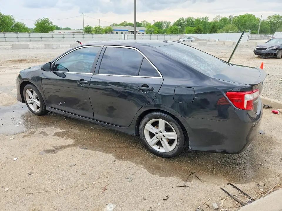 2013 TOYOTA CAMRY SE  