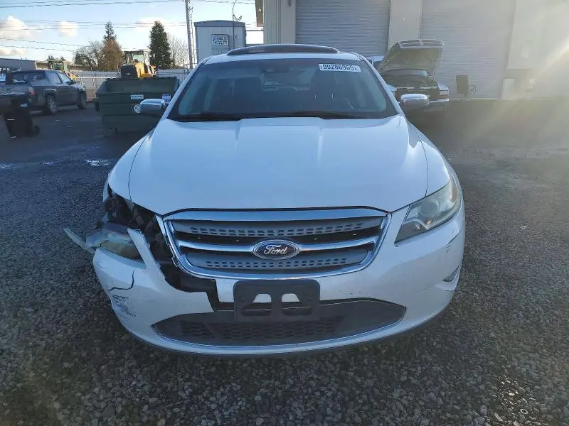 2011 FORD TAURUS LIMITED  