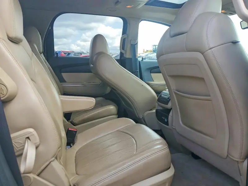 2010 GMC ACADIA SLT-2  