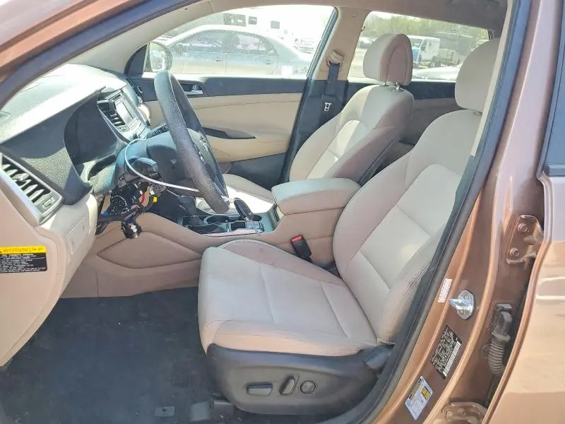 2017 HYUNDAI TUCSON SE  