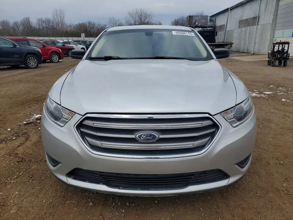 2018 FORD TAURUS SE  