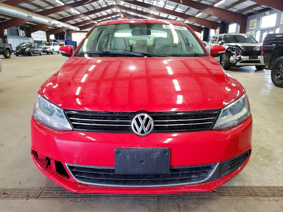 2013 VOLKSWAGEN JETTA SE  