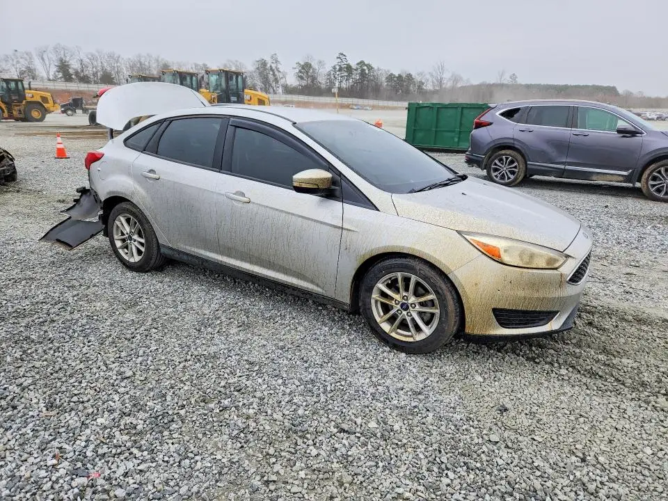 2015 FORD FOCUS SE  