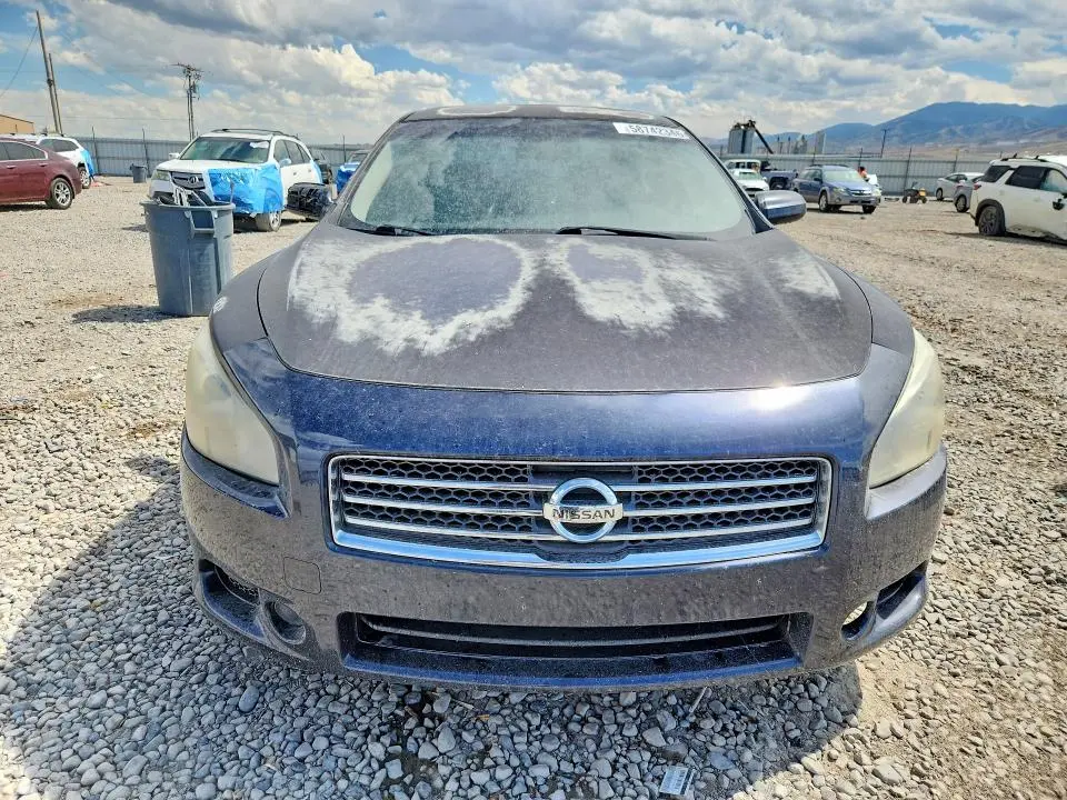 2010 NISSAN MAXIMA S  