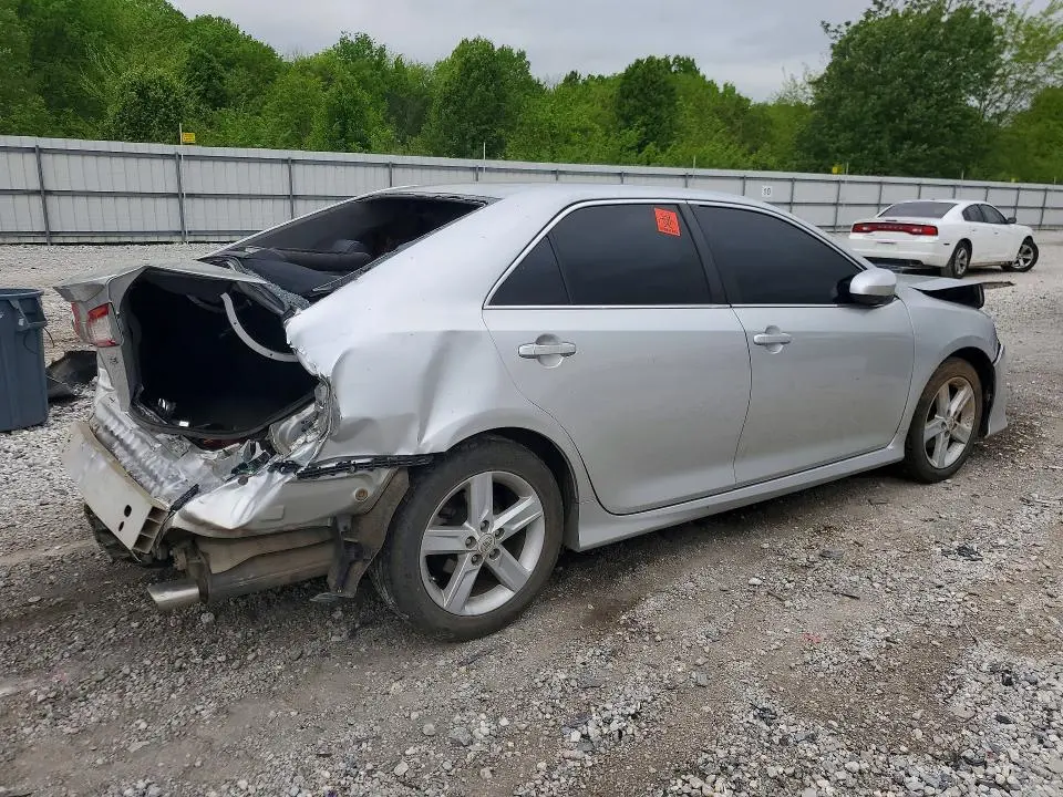 2012 TOYOTA CAMRY SE  