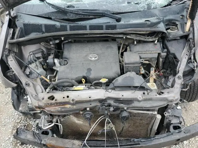 2013 TOYOTA SIENNA XLE  