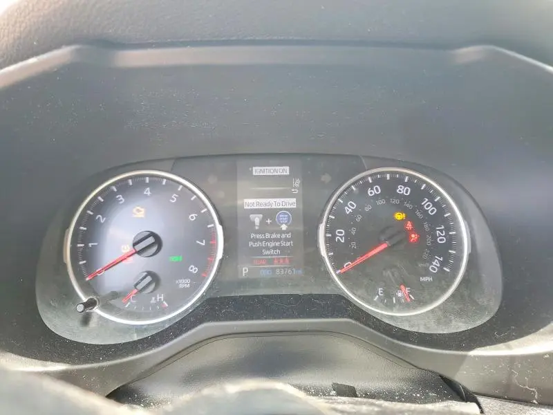 2020 TOYOTA RAV4 XLE  