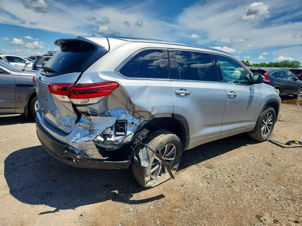 2017 TOYOTA HIGHLANDER XLE  