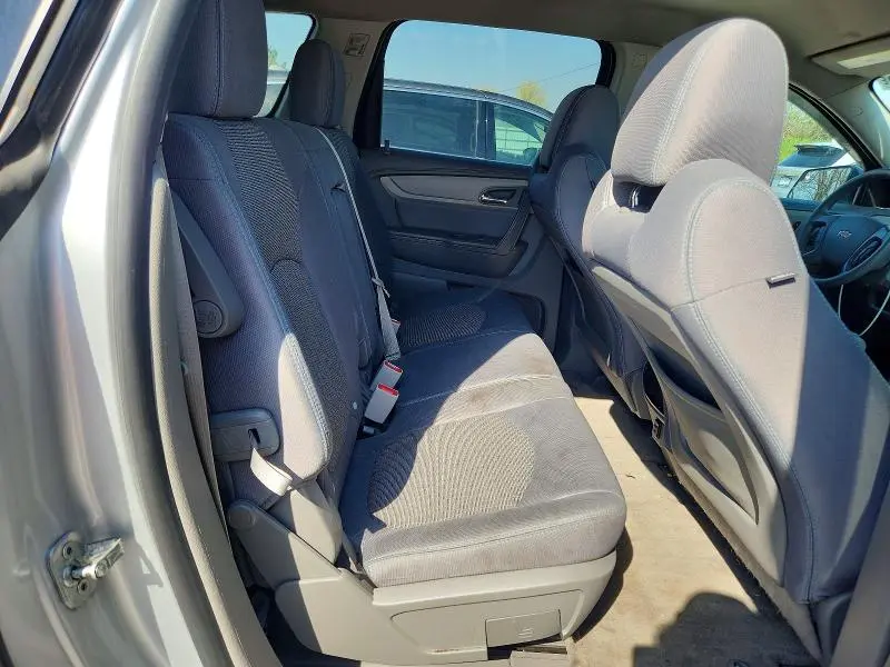 2014 CHEVROLET TRAVERSE LS  