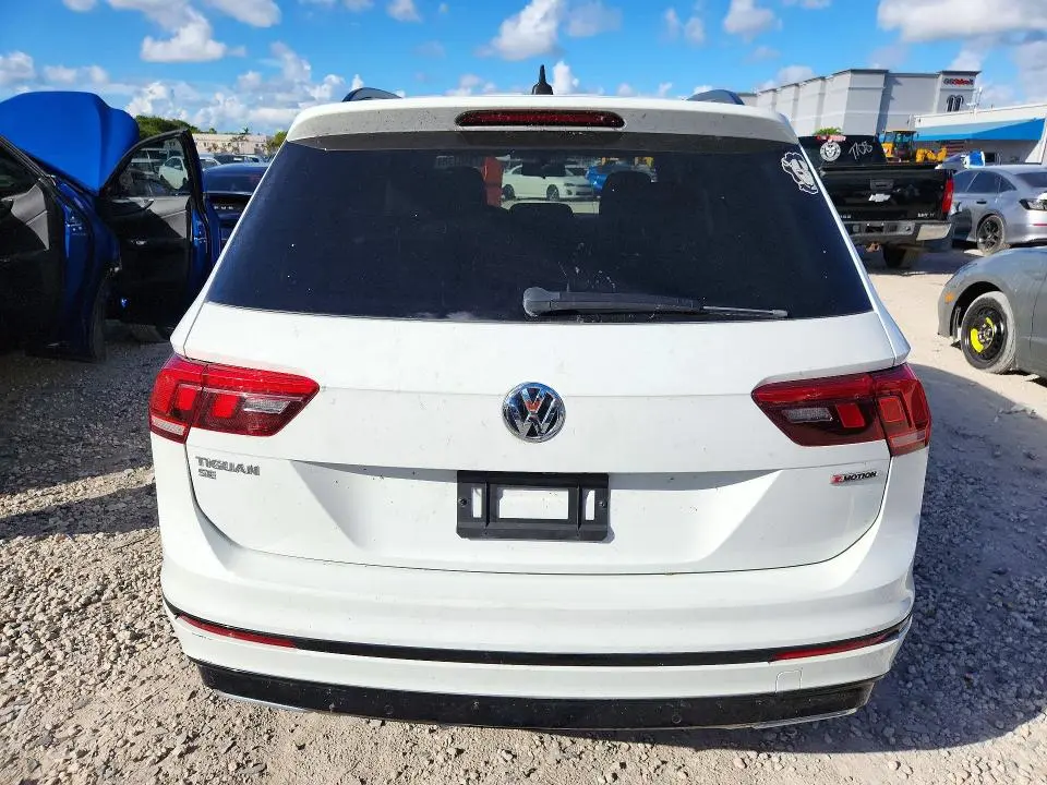2021 VOLKSWAGEN TIGUAN SE  