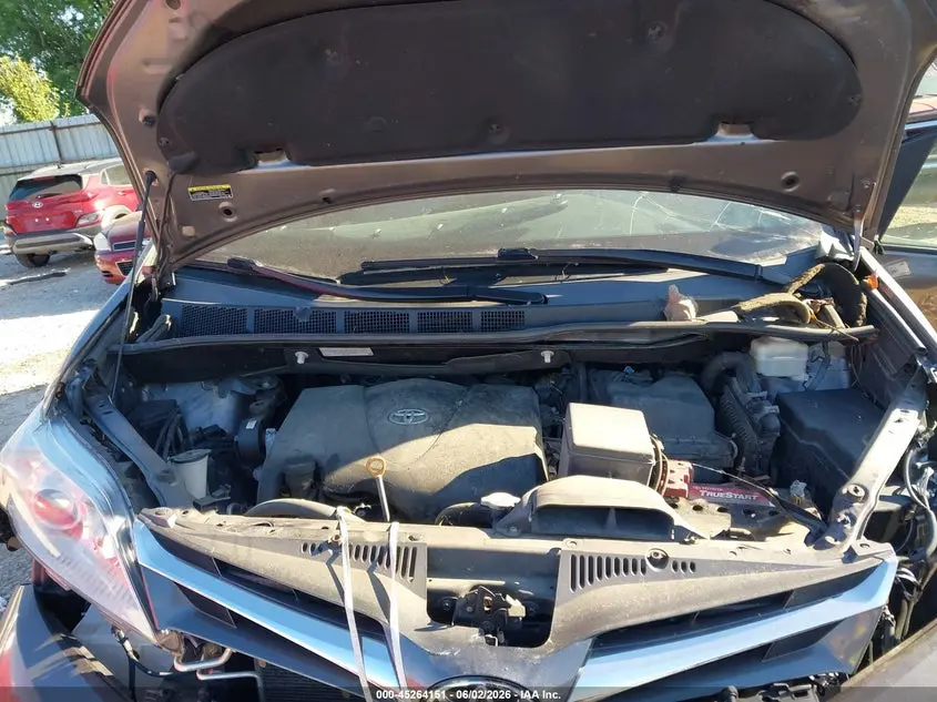 2019 TOYOTA SIENNA XLE 8 PASSENGER