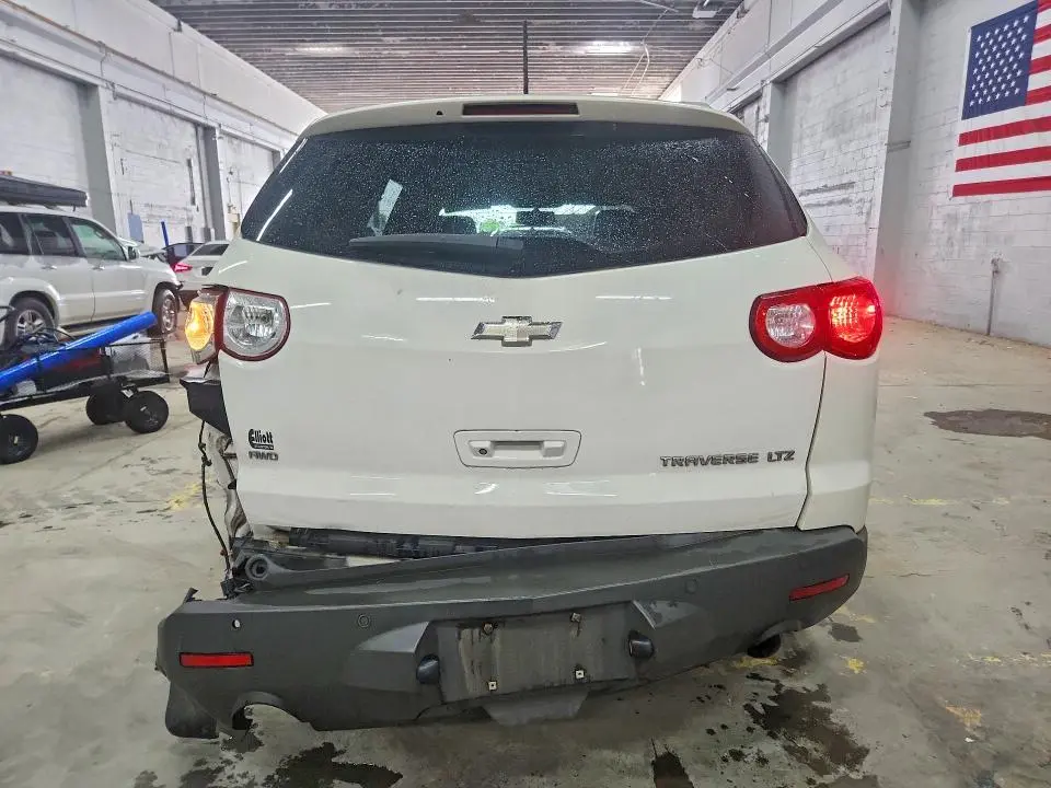 2010 CHEVROLET TRAVERSE LTZ  