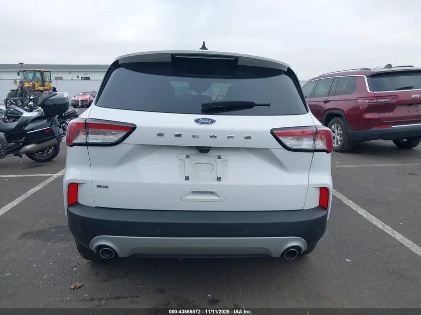 2022 FORD ESCAPE SE