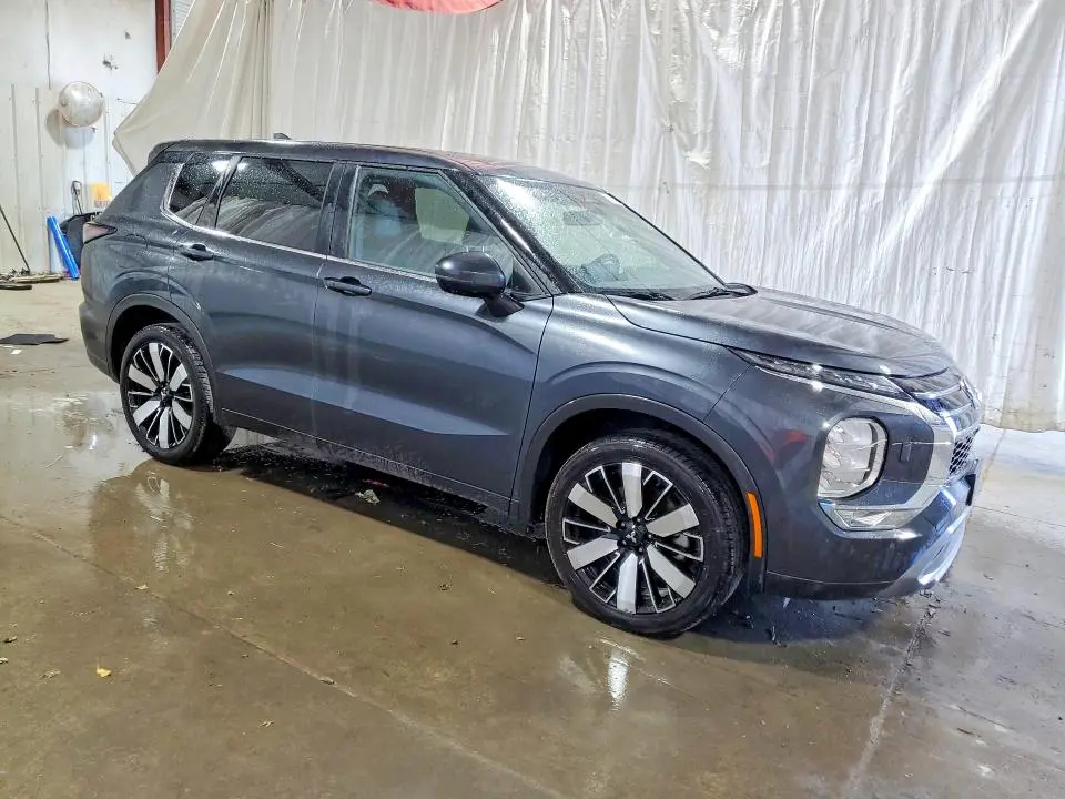 2025 MITSUBISHI OUTLANDER SE  