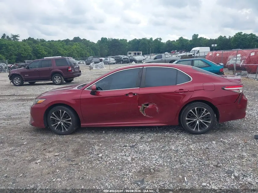 2018 TOYOTA CAMRY SE