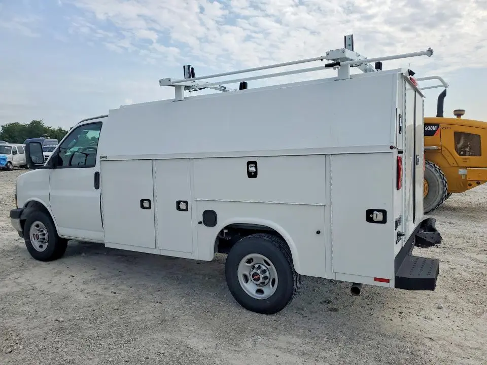 2025 GMC SAVANA CUTAWAY G3500  