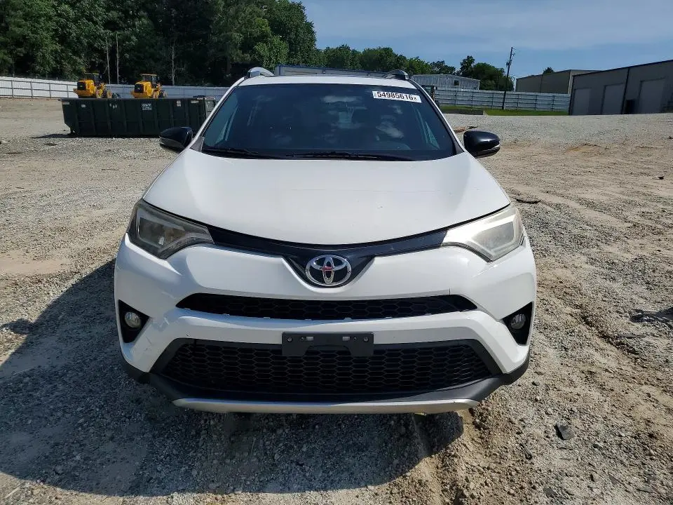2016 TOYOTA RAV4 SE  