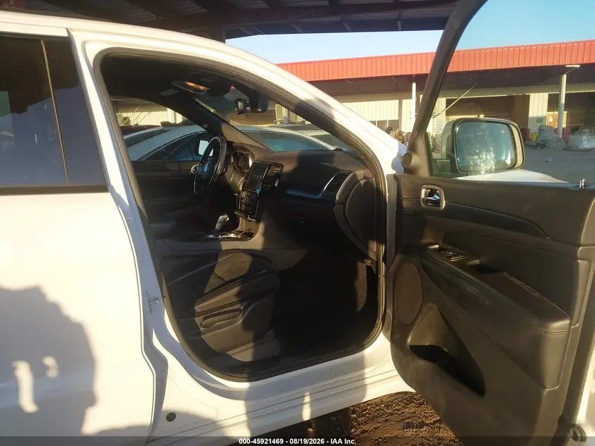 2019 JEEP GRAND CHEROKEE ALTITUDE 4X2