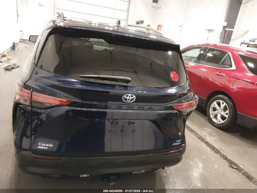 2021 TOYOTA SIENNA LE