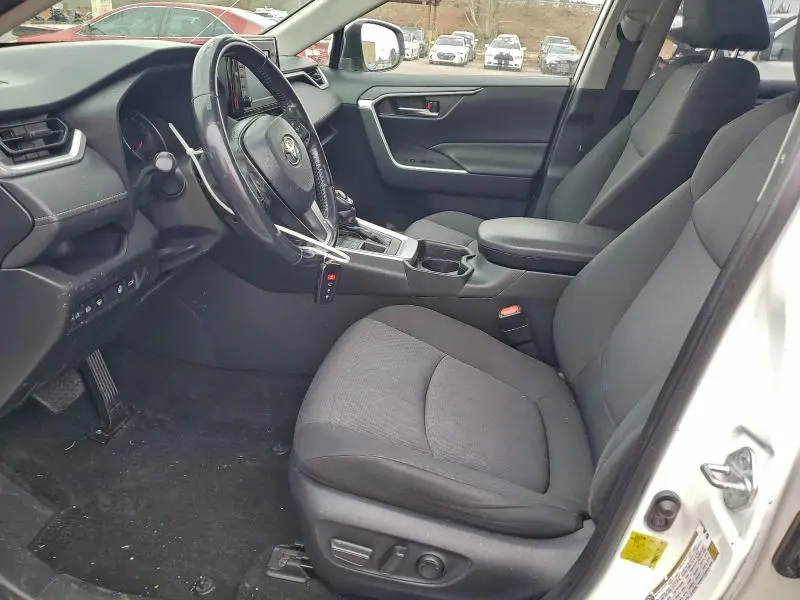 2019 TOYOTA RAV4 XLE  