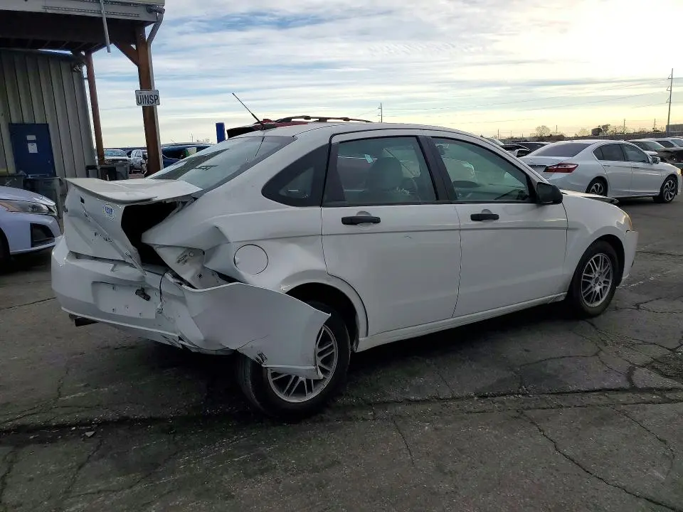 2011 FORD FOCUS SE  