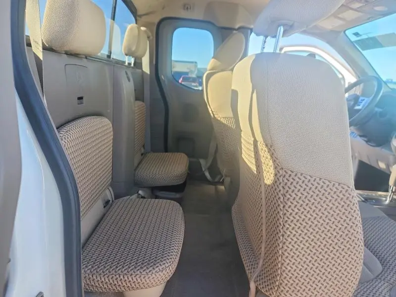 2017 NISSAN FRONTIER SV  