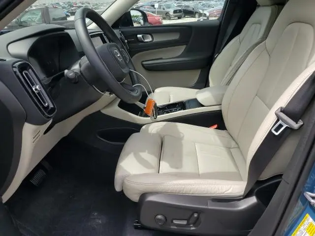 2023 VOLVO XC40 ULTIMATE  