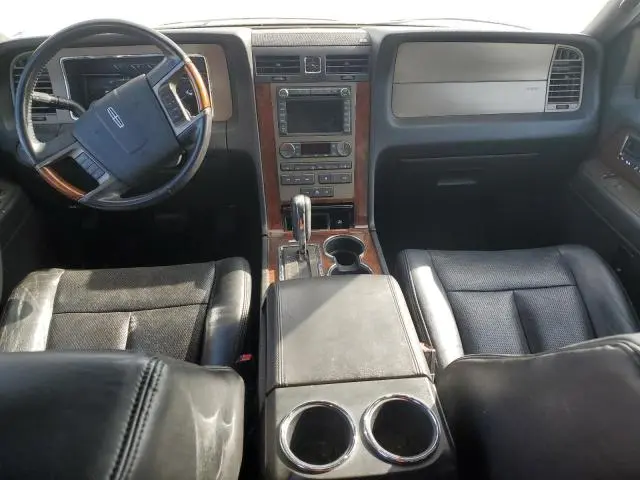 2011 LINCOLN NAVIGATOR   