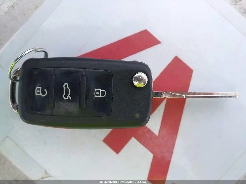 2011 VOLKSWAGEN JETTA 2.0L TDI