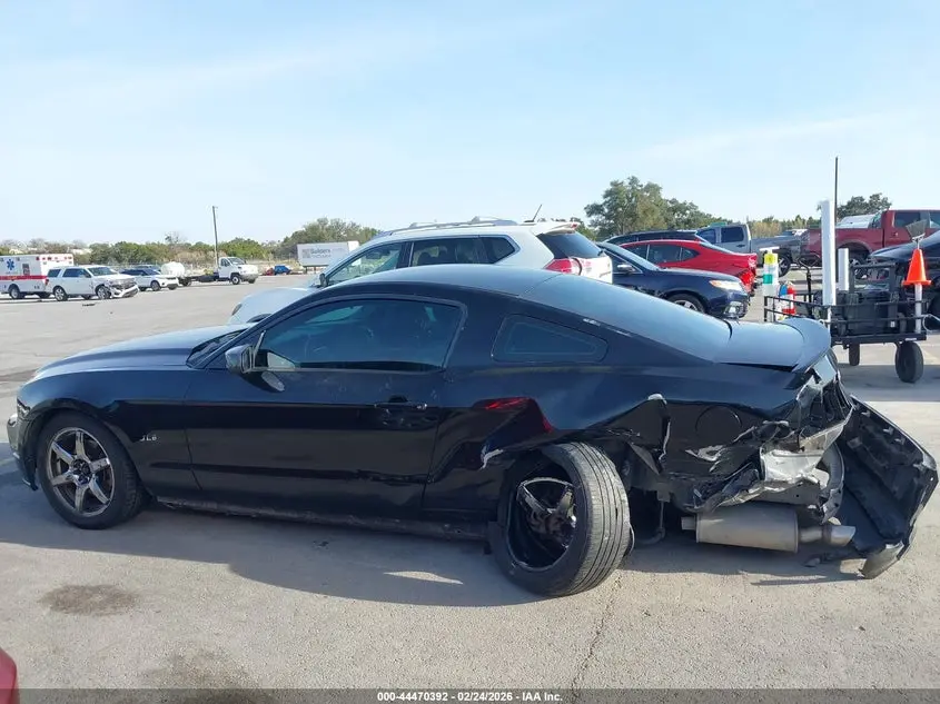 2013 FORD MUSTANG V6