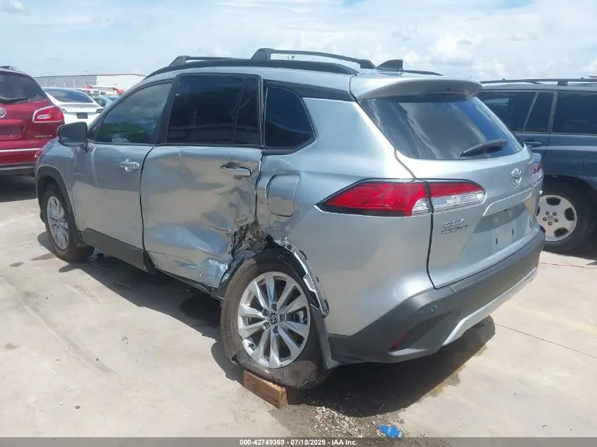 2025 TOYOTA COROLLA CROSS LE