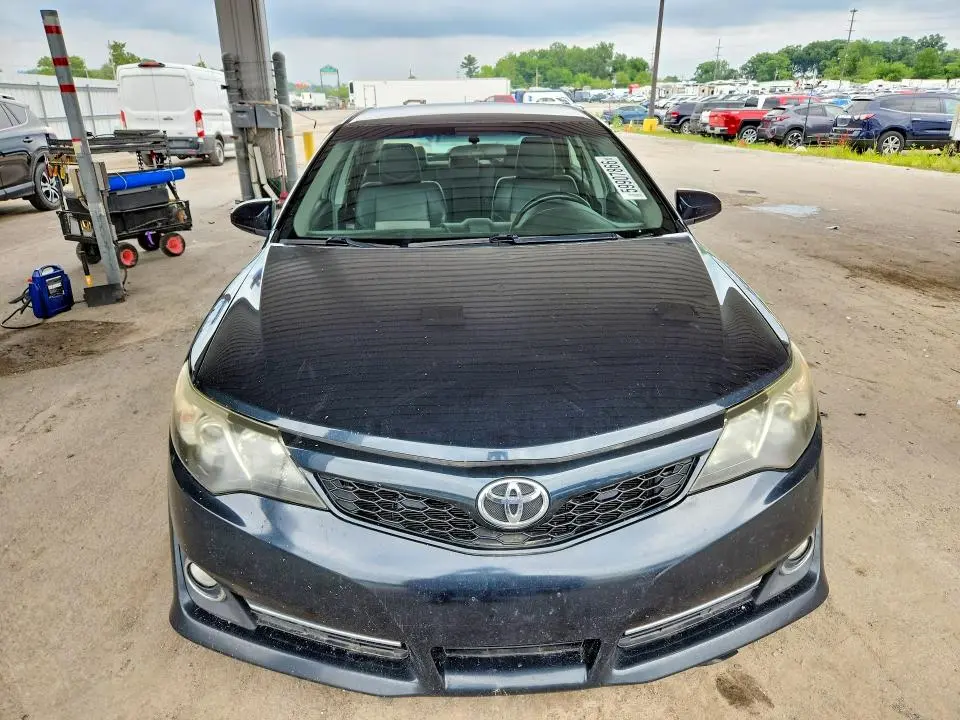 2012 TOYOTA CAMRY SE  