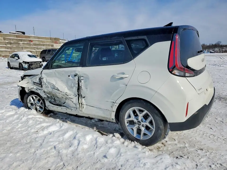 2024 KIA SOUL S  