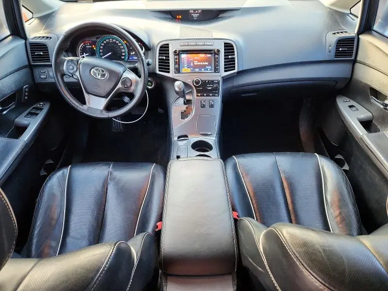 2013 TOYOTA VENZA LE  