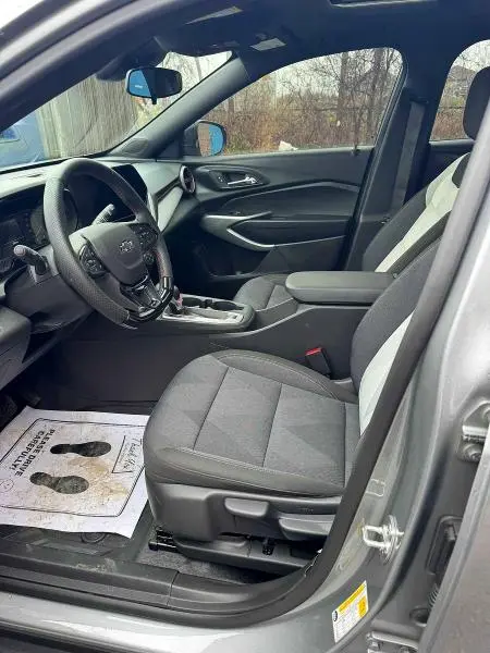 2025 CHEVROLET TRAX 1RS  