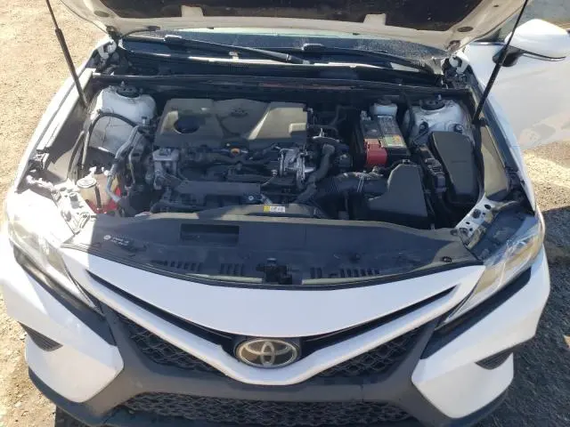 2019 TOYOTA CAMRY SE  