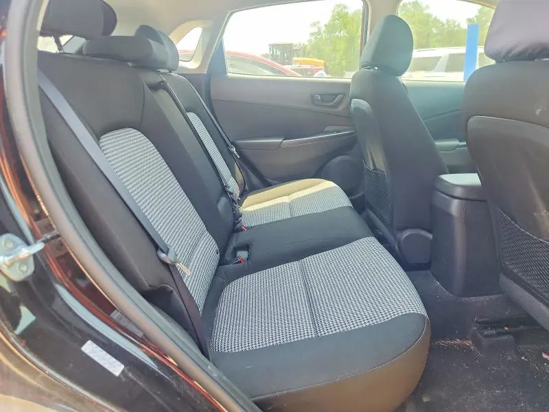 2021 HYUNDAI KONA SE  