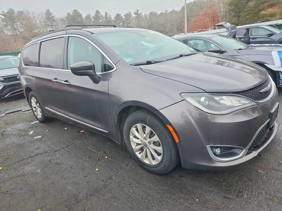 2017 CHRYSLER PACIFICA TOURING L  