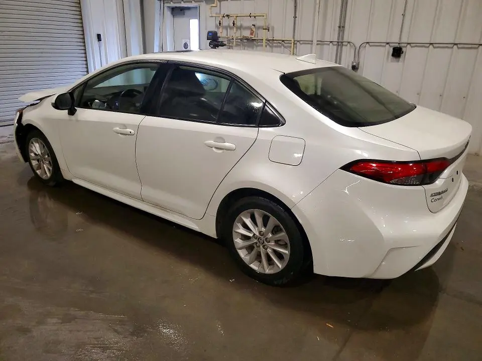 2020 TOYOTA COROLLA XLE  