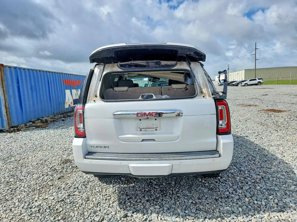 2017 GMC YUKON DENALI  